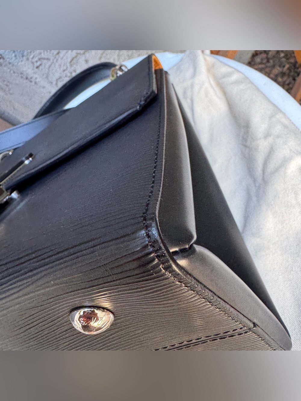 Louis Vuitton Epi Leather Grenelle MM Shoulder Bag - Picture 13 of 15